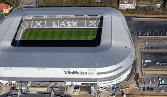 Raiffeisen Arena in Linz setzt auf mechanische Zutrittslösung mit Fluchttürfunktion aus dem Hause WILKA